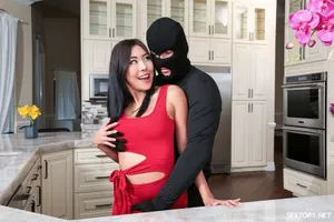 Váy nude xuyên thấu phơi bày ban đầu chợ đêm