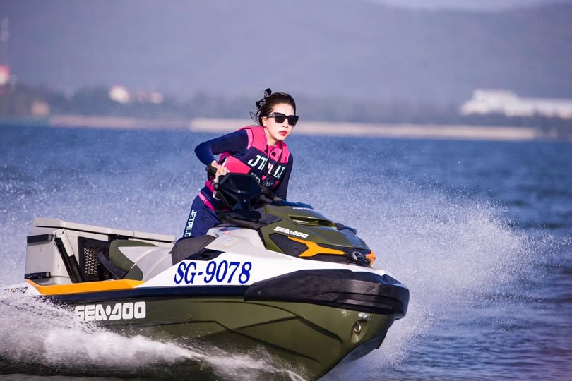 CLUB-815 Tôi đã gọi một chuyên viên mát-xa không cho phép chạm vào tôi, và anh ta giả vờ ngu ngốc trong suốt quá trình điều trị và liên tục chạm vào tôi.